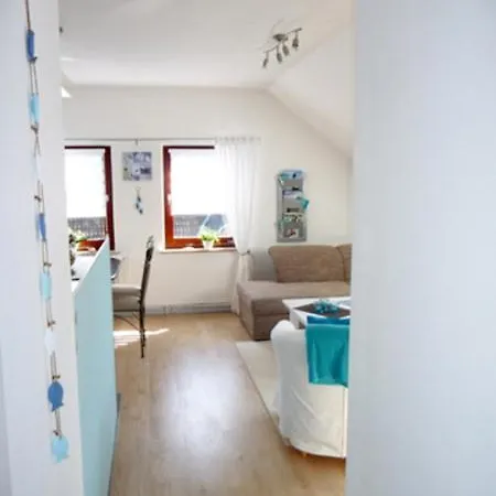 Demaris Apartment